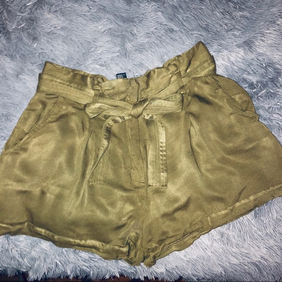 Forever 21 Olive Green Belted Shorts - Picture 2 of 6